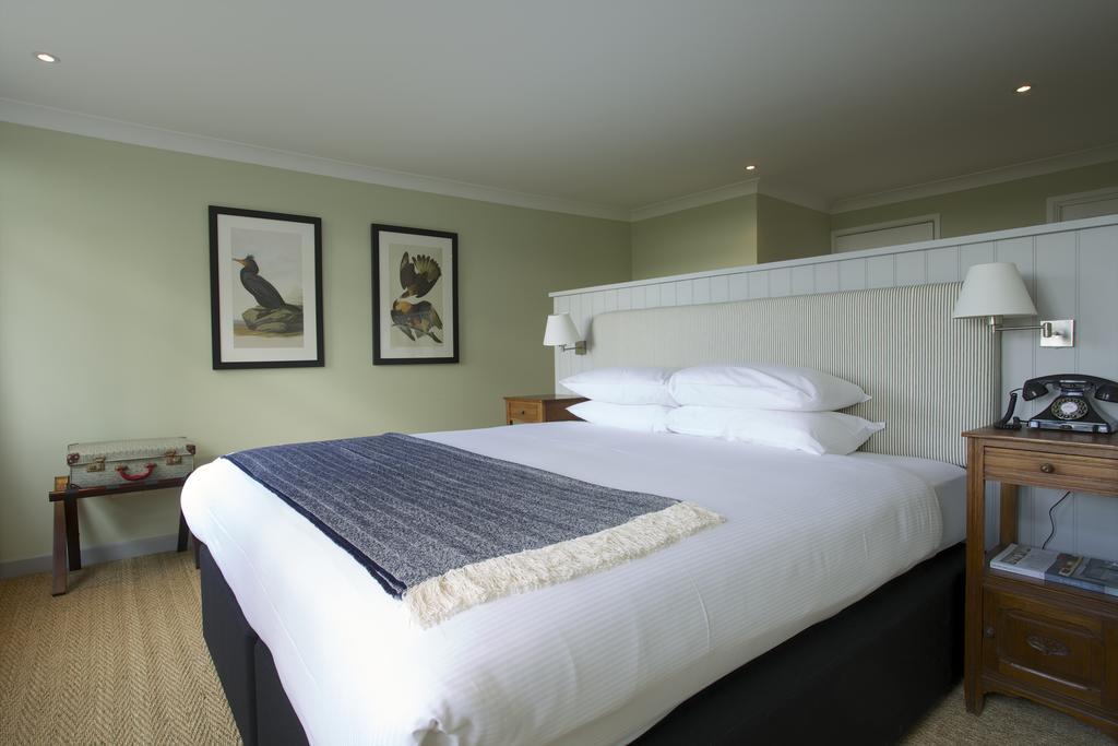 The Manor At Sway - Hotel, Restaurant And Gardens الغرفة الصورة